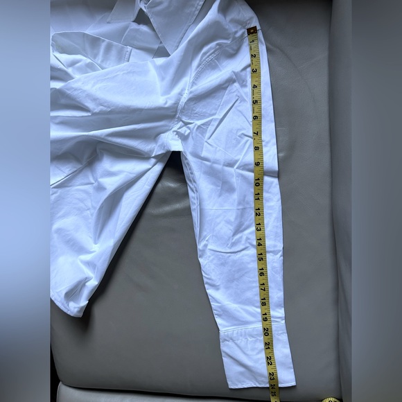 H&M slightly oversized white oxford button down shirt - Picture 5 of 8